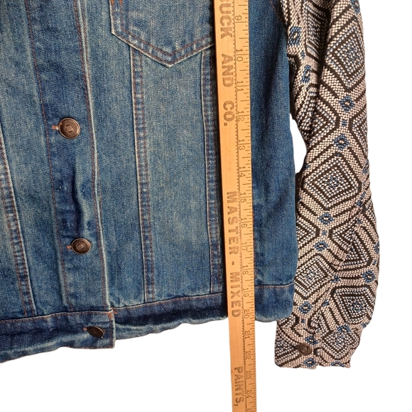 PAPER TEE Tribal Embroidered Print Long Sleeve Button Blue Denim Jacket M NWT - Picture 4 of 6